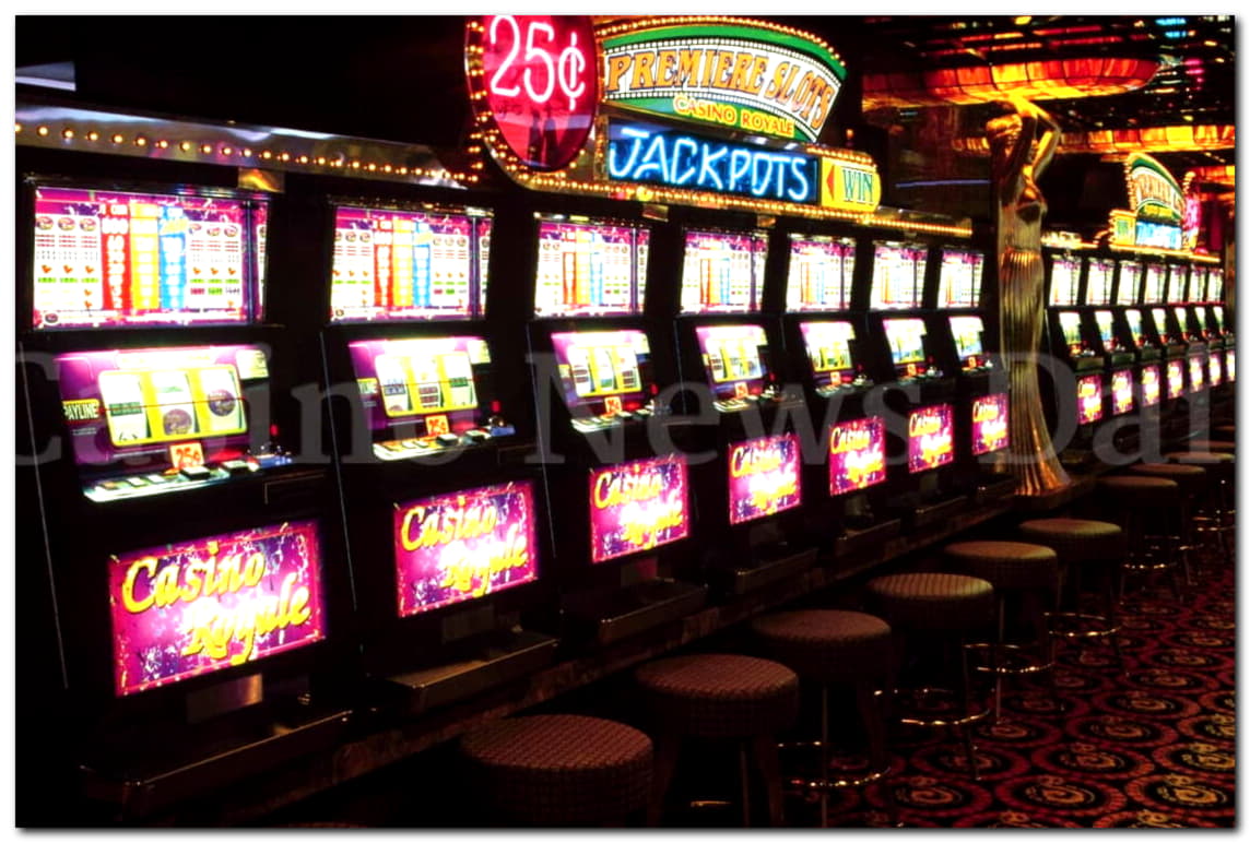 240% Casino Welcome Bonus at CasiPlay Casino