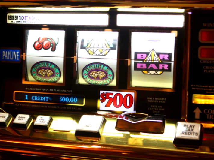 Eur 105 casino chip at Jackpot City Casino