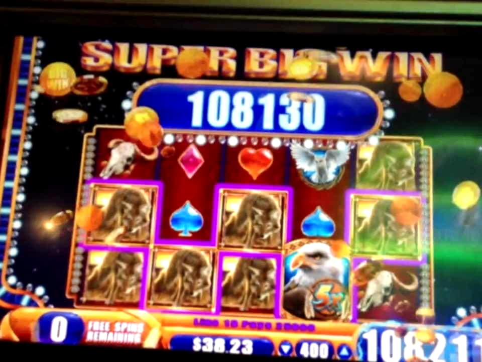 EUR 475 Daily freeroll slot tournament at Cashmio Casino